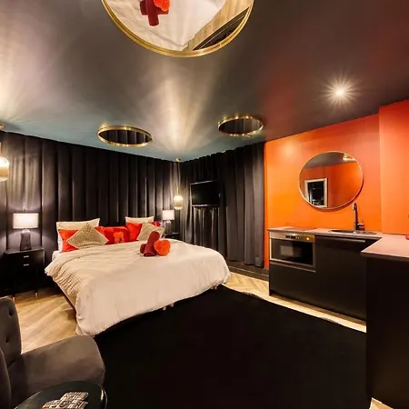 Appartement Appartement Rouge Elegance&Miroirs RER C