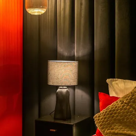 Le Rouge Apartment